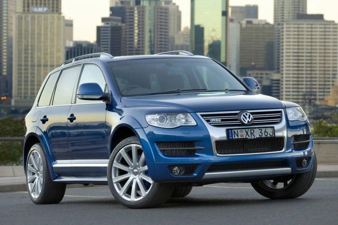 大眾途銳R50主打強勁動力、運動操控與經典設計,主要面向歐洲市場對高性能SUV的需求