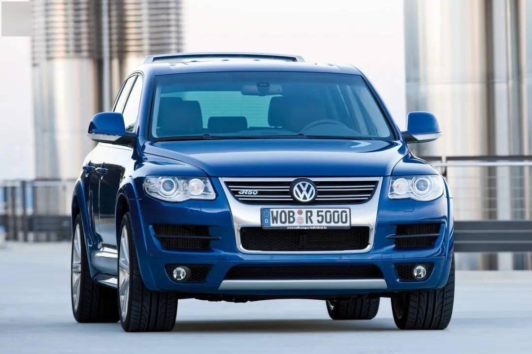 大眾途銳R50主打強勁動力、運動操控與經典設計,主要面向歐洲市場對高性能SUV的需求