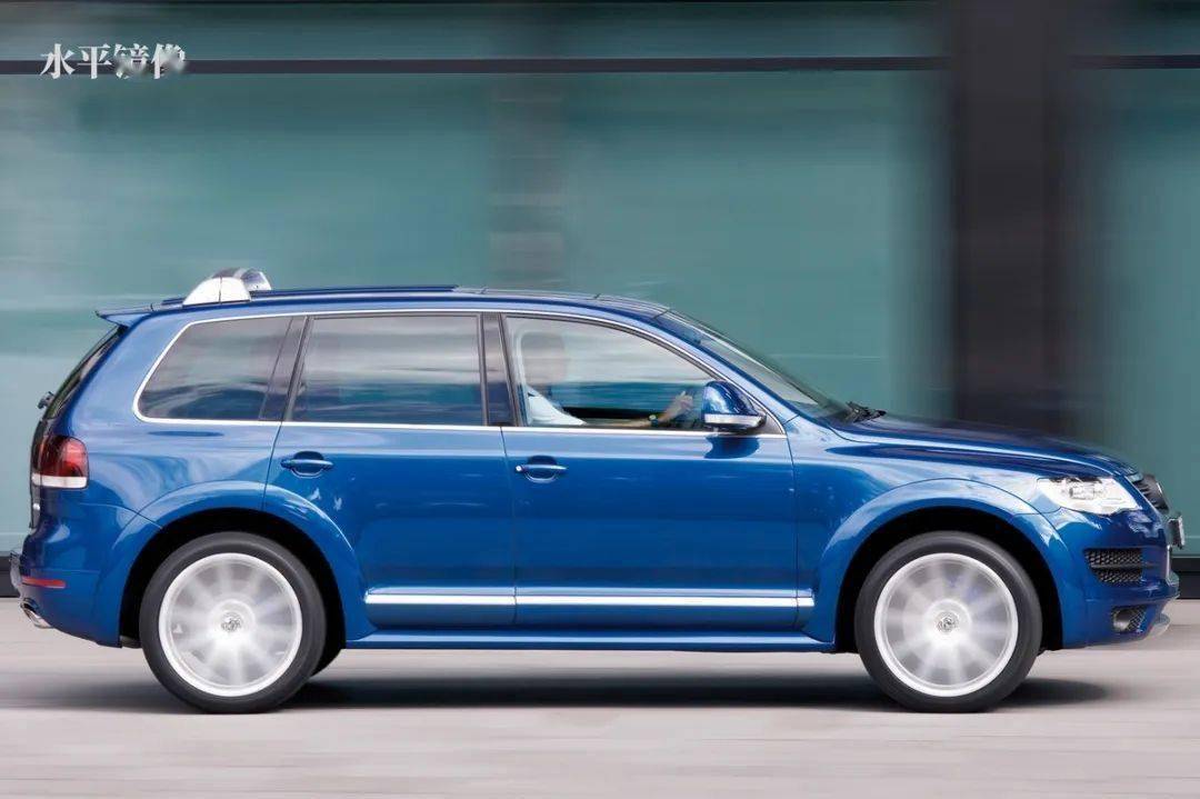 大眾途銳R50主打強勁動力、運動操控與經典設計,主要面向歐洲市場對高性能SUV的需求