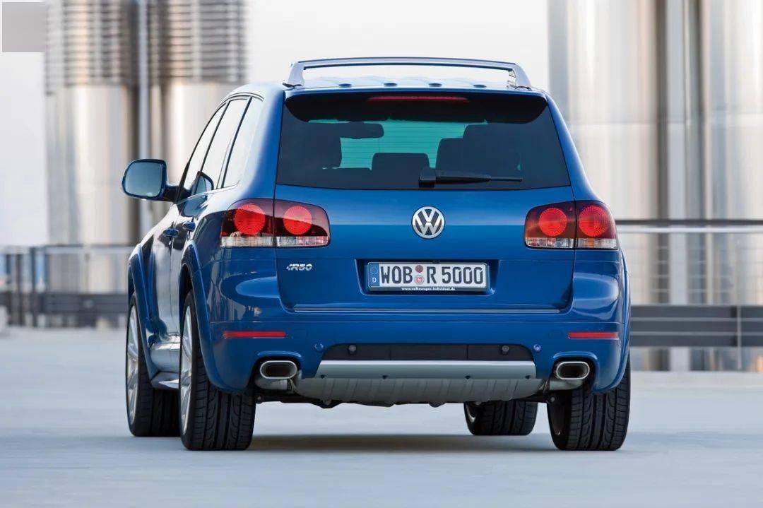 大眾途銳R50主打強勁動力、運動操控與經典設計,主要面向歐洲市場對高性能SUV的需求