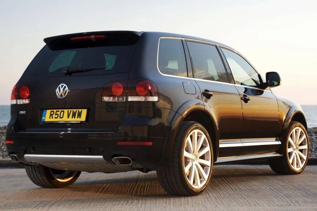 大眾途銳R50主打強勁動力、運動操控與經典設計,主要面向歐洲市場對高性能SUV的需求