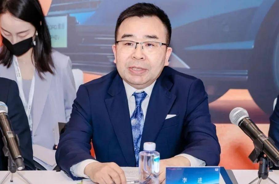 中國汽車市場競爭格局持續升級,新能源汽車的快速崛起、本土品牌的強勢突圍,讓合資車企面臨著前所未有的調整壓力