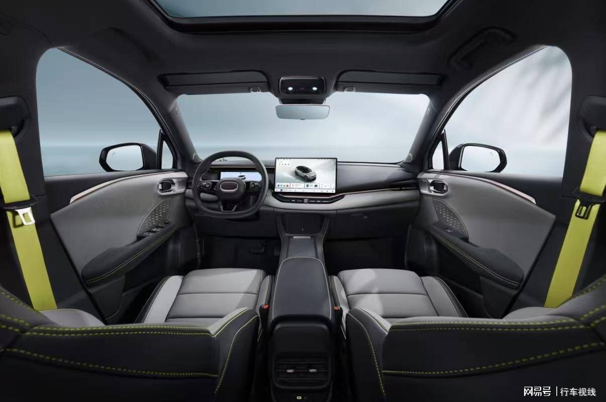 2025款領(lǐng)克06 Relive:以“智”為筆,繪就年輕精致出行新圖景