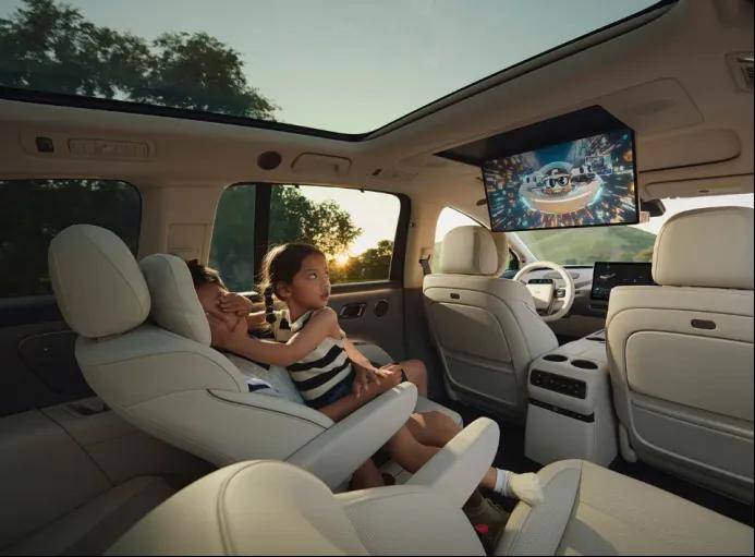 理想i8光速推出“聽(tīng)勸版”,傾聽(tīng)用戶心聲,就是理想找到新藍(lán)海的燈塔