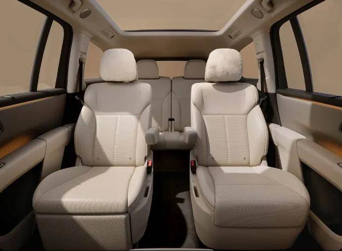 理想i8光速推出“聽(tīng)勸版”,傾聽(tīng)用戶心聲,就是理想找到新藍(lán)海的燈塔