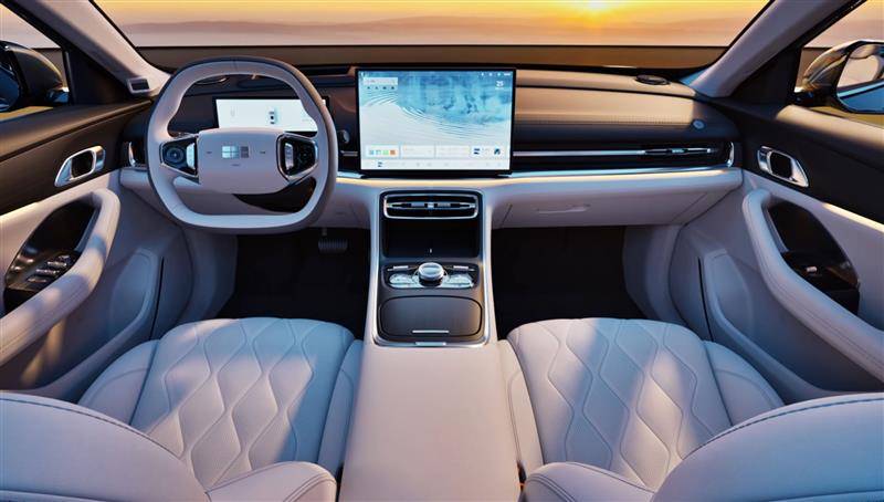 面面俱到的全能中級插混轎車,吉利銀河A7限時8.18萬起