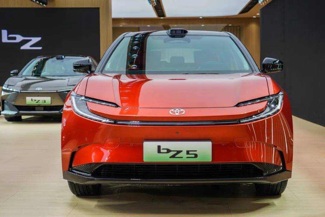 沒流量硬蹭!這位營銷高管“翻車”了