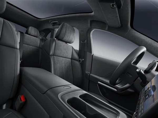 新勢力純電“高爾夫”零跑Lafa5內(nèi)飾官圖發(fā)布:戰(zhàn)斗感 新勢力純電“高爾夫” 零跑Lafa5內(nèi)飾官圖發(fā)布:戰(zhàn)斗感極強