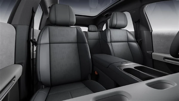 新勢力純電“高爾夫”零跑Lafa5內(nèi)飾官圖發(fā)布:戰(zhàn)斗感 新勢力純電“高爾夫” 零跑Lafa5內(nèi)飾官圖發(fā)布:戰(zhàn)斗感極強