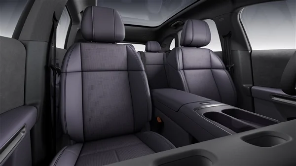 新勢力純電“高爾夫”零跑Lafa5內(nèi)飾官圖發(fā)布:戰(zhàn)斗感 新勢力純電“高爾夫” 零跑Lafa5內(nèi)飾官圖發(fā)布:戰(zhàn)斗感極強