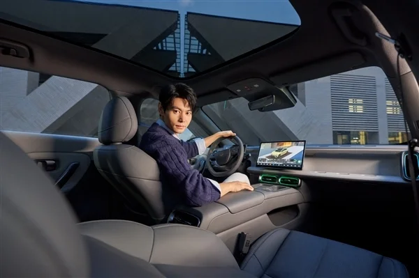 新勢力純電“高爾夫”零跑Lafa5內(nèi)飾官圖發(fā)布:戰(zhàn)斗感 新勢力純電“高爾夫” 零跑Lafa5內(nèi)飾官圖發(fā)布:戰(zhàn)斗感極強